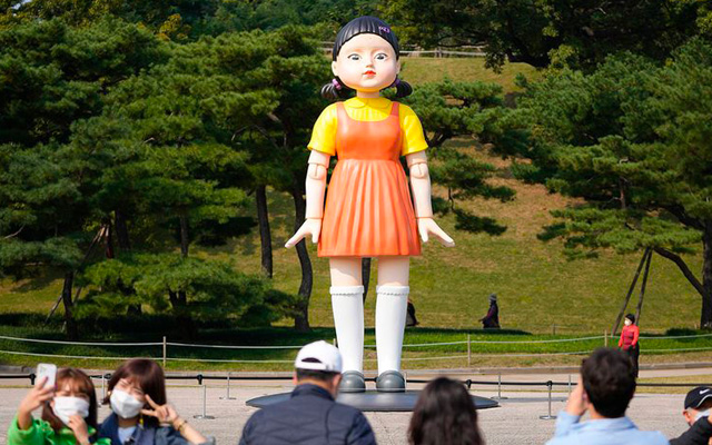 &laquo;&nbsp;Squid Game&nbsp;&raquo; : L’effrayante poupée exposée dans un parc à&nbsp;Séoul