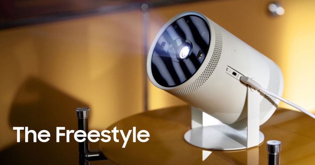 CES 2022 – Samsung The Freestyle : un picoprojecteur tout-en-un&nbsp;pratique