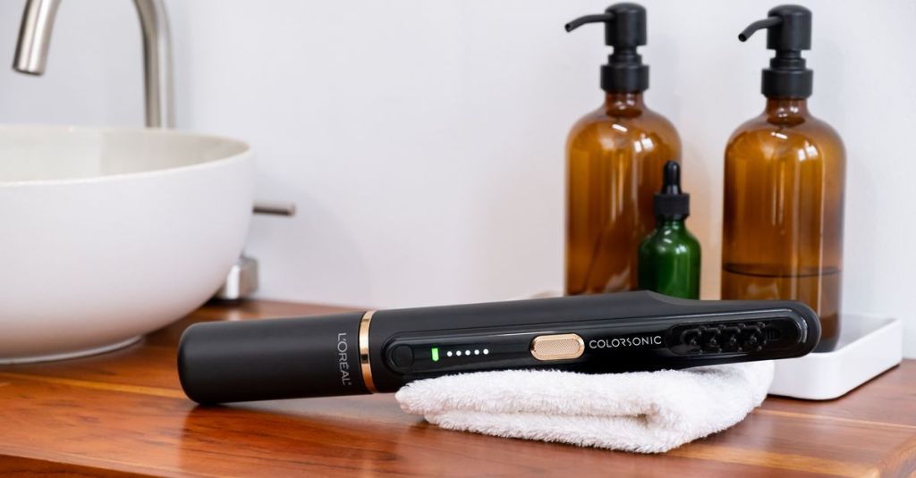 L’Oreal’s newest gadget takes the mess out of coloring your&nbsp;hair