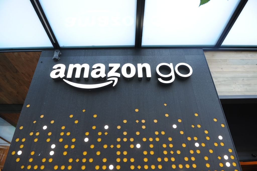 Amazon reportedly plans bigger cashierless supermarkets for&nbsp;2020