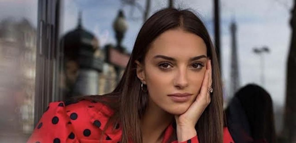 Le Gratin #143 – Gabrielle Caunesil, mannequin et fondatrice de La Semaine Paris – « Assumer qui on est&nbsp;»