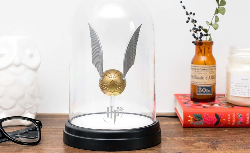 Golden Snitch Globe Light turns on with a single&nbsp;touch