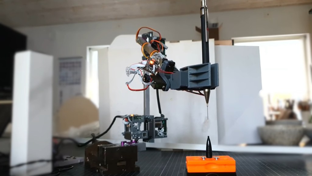 Robot Arm Achieves Amazing Accuracy With Just&nbsp;Servos