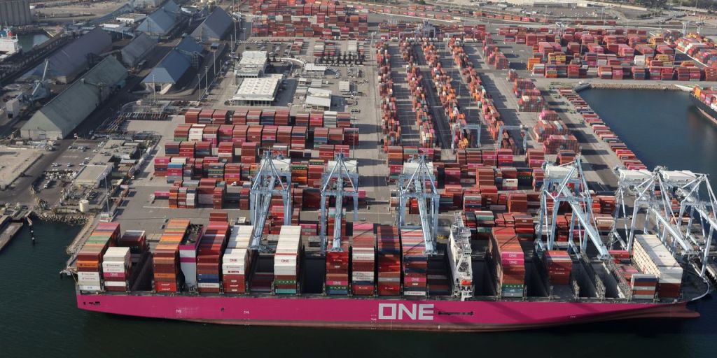 4 x price of 40-foot container ship worldwide in a&nbsp;year