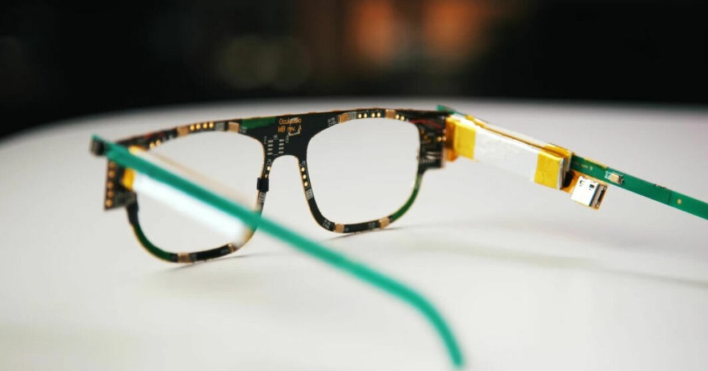 These glasses help you see and hear&nbsp;better
