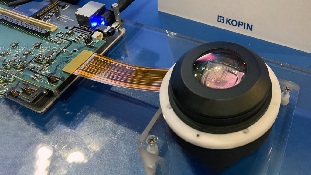 Display Maker Demonstrates Flagship OLED VR Display & Pancake Optics, Its Best&nbsp;Yet