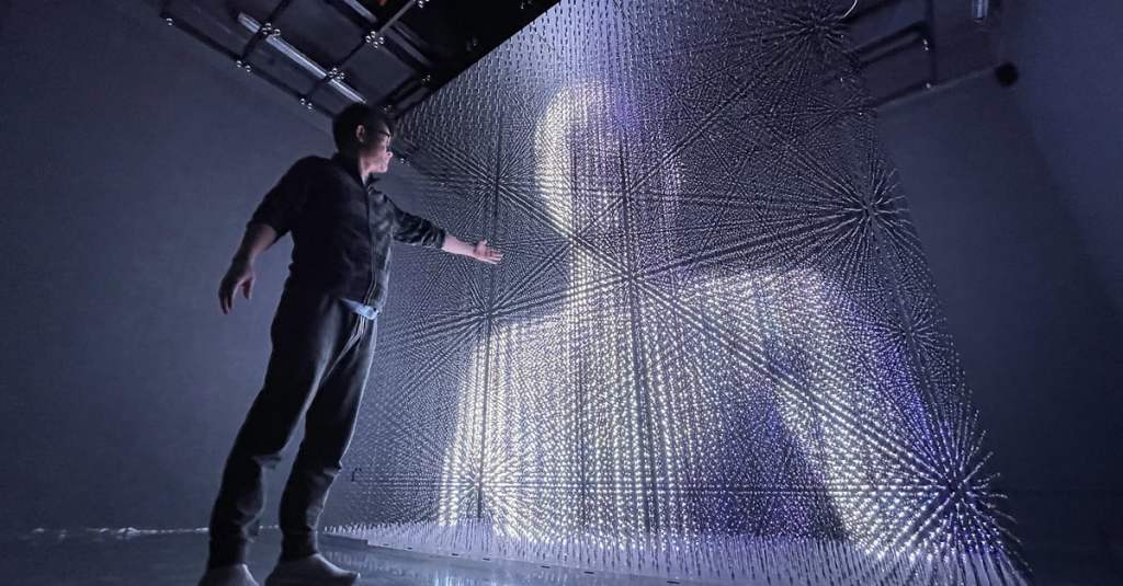 Feast Your Eyes on This Giant, Room-Sized Hologram&nbsp;Generator