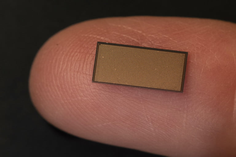 Intel&rsquo;s New Loihi 2 Silicon Brain Fits on Your&nbsp;Fingertip