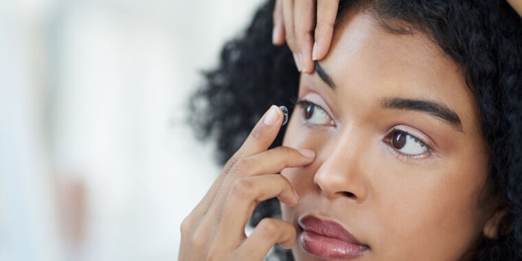 Smart contact lens prototype puts a Micro LED display on top of the&nbsp;eye