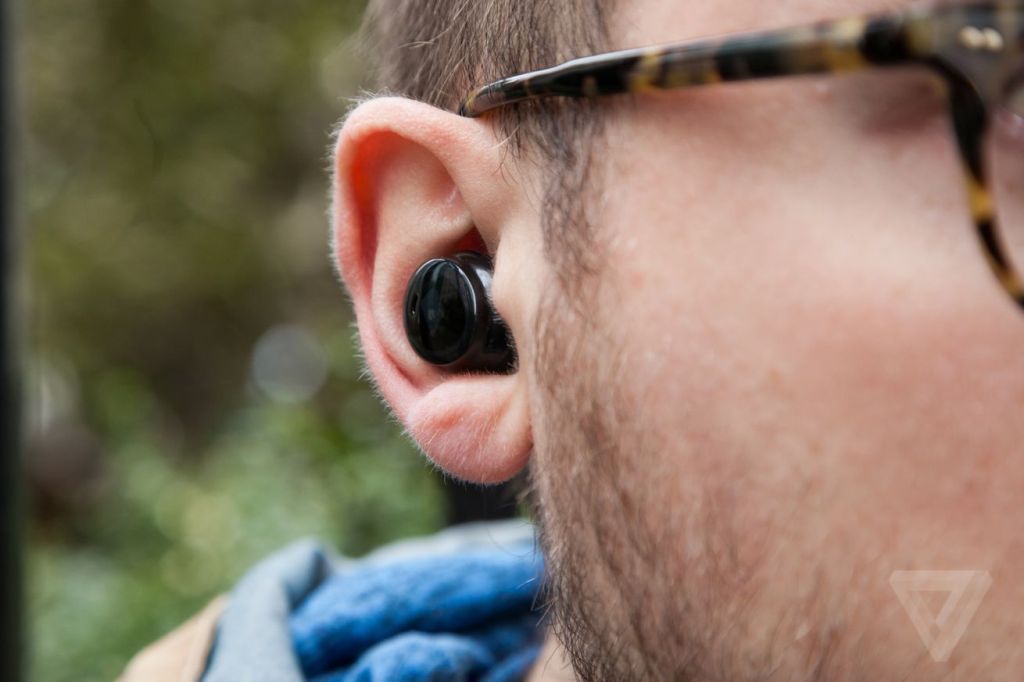 Amazon Alexa is coming to the Bragi Dash