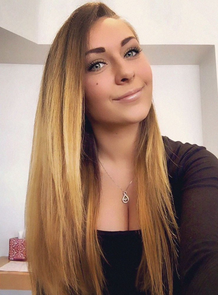 Elle réalise son autoportrait dans 50 styles de dessins animés&nbsp;différents