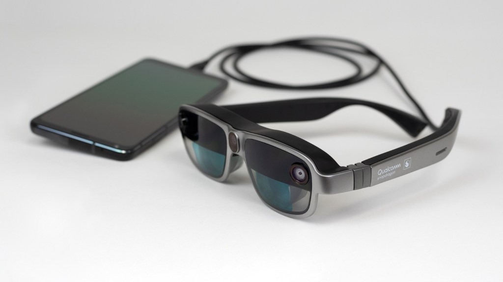 Qualcomm Announces AR Headset &lsquo;Smart Viewer&rsquo; Reference&nbsp;Design