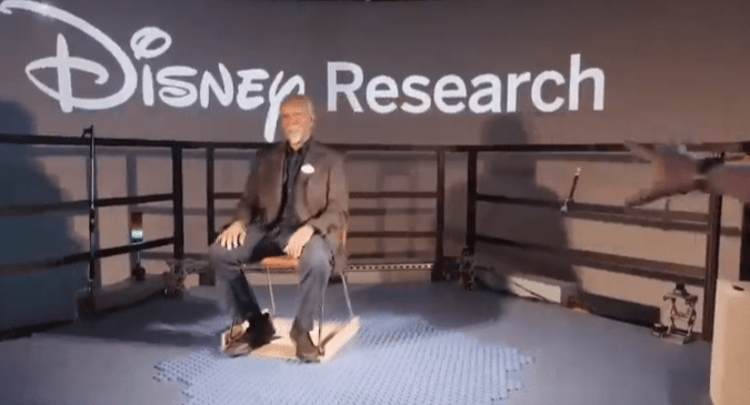 Tapis HoloTile pour marcher dans la&nbsp;VR