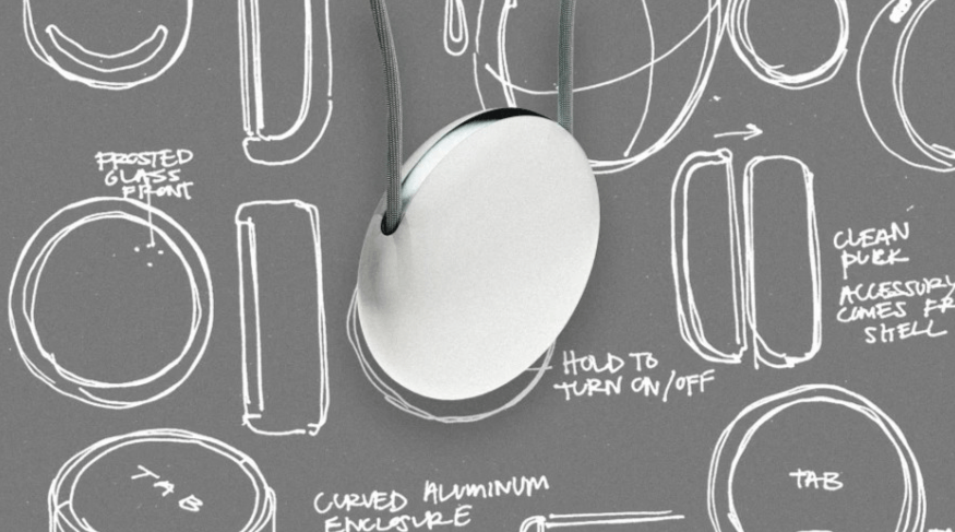 Le collier AI Tab d’Avi Schiffmann lève 1,9 million de dollars pour remplacer Dieu